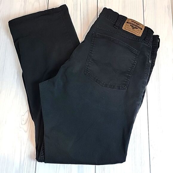 Wrangler straight leg chino in back Size 36X30 - Picture 1 of 13
